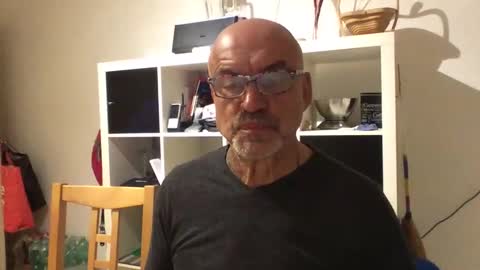 Snapshot of eddelmar chatting on 12/26/24, 06:43 eddelmar online show from 12/26/24, 06:43