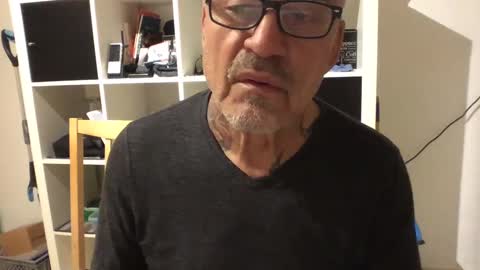 Snapshot of eddelmar chatting on 12/30/24, 06:27 eddelmar online show from 12/30/24, 06:27