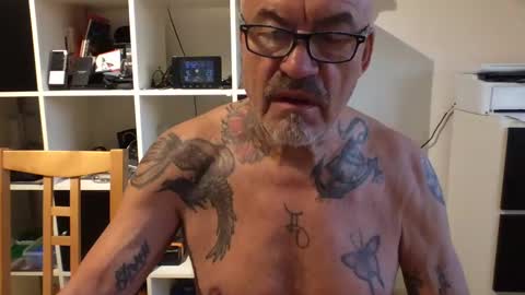 Snapshot of eddelmar chatting on 01/07/25, 07:42 eddelmar online show from 01/07/25, 07:42