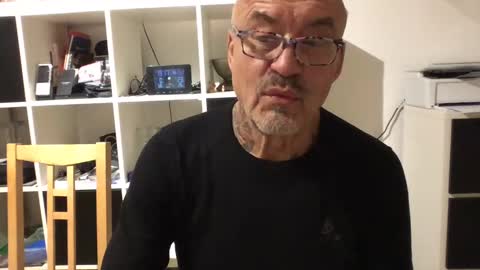 Snapshot of eddelmar chatting on 01/12/25, 06:16 eddelmar online show from 01/12/25, 06:16