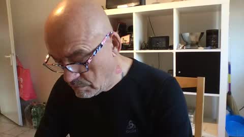 Snapshot of eddelmar chatting on 01/18/25, 12:57 eddelmar online show from 01/18/25, 12:57