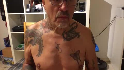 Snapshot of eddelmar chatting on 01/21/25, 06:45 eddelmar online show from 01/21/25, 06:45