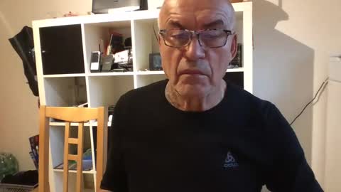 Snapshot of eddelmar chatting on 02/04/25, 04:29 eddelmar online show from 02/04/25, 04:29