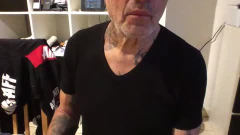 Snapshot of eddelmar chatting on 02/08/25, 04:47 eddelmar online show from 02/08/25, 04:47