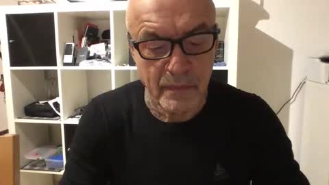 Snapshot of eddelmar chatting on 02/11/25, 09:25 eddelmar online show from 02/11/25, 09:25