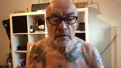 Snapshot of eddelmar chatting on 03/03/25, 06:59 eddelmar online show from 03/03/25, 06:59