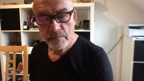 Snapshot of eddelmar chatting on 03/12/25, 11:09 eddelmar online show from 03/12/25, 11:09