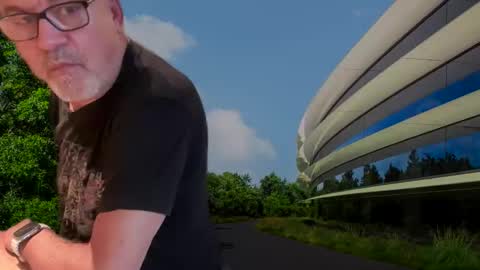 Snapshot of eddelmar chatting on 10/19/25, 04:07 eddelmar online show from 10/19/25, 04:07