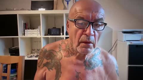 Snapshot of eddelmar chatting on 01/13/26, 07:57 eddelmar online show from 01/13/26, 07:57