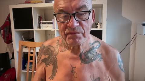 Snapshot of eddelmar chatting on 01/18/26, 09:02 eddelmar online show from 01/18/26, 09:02