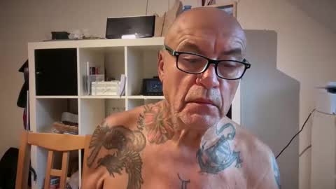 Snapshot of eddelmar chatting on 02/03/26, 07:57 eddelmar online show from 02/03/26, 07:57