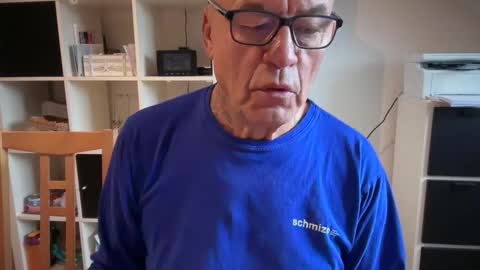 Snapshot of eddelmar chatting on 02/04/26, 10:21 eddelmar online show from 02/04/26, 10:21