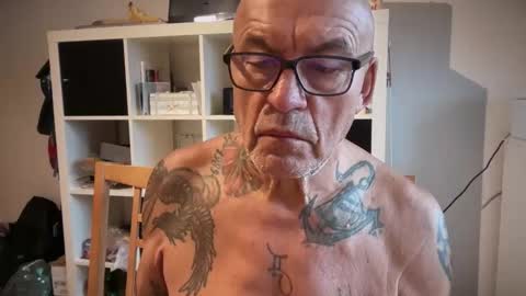 Snapshot of eddelmar chatting on 02/06/26, 08:40 eddelmar online show from 02/06/26, 08:40