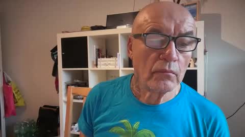 Snapshot of eddelmar chatting on 02/16/26, 09:38 eddelmar online show from 02/16/26, 09:38