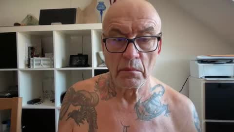 Snapshot of eddelmar chatting on 03/02/26, 10:55 eddelmar online show from 03/02/26, 10:55