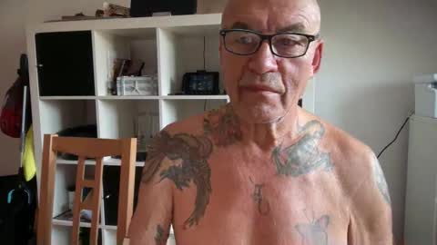 Snapshot of eddelmar chatting on 03/05/26, 03:08 eddelmar online show from 03/05/26, 03:08