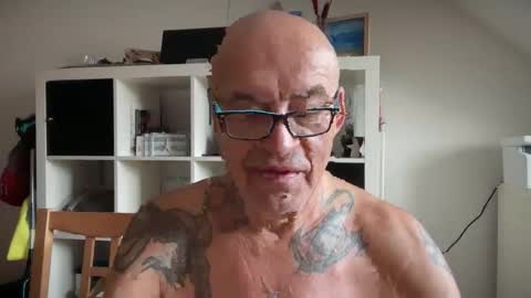 Snapshot of eddelmar chatting on 03/15/26, 07:03 eddelmar online show from 03/15/26, 07:03