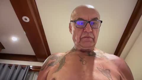 Snapshot of eddelmar chatting on 03/23/26, 02:43 eddelmar online show from 03/23/26, 02:43