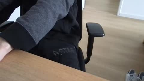 Snapshot of eddy270 chatting on 01/12/25, 02:52 eddy270 online show from 01/12/25, 02:52