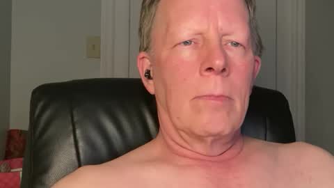 Snapshot of eddygl1968 chatting on 04/09/26, 02:33 Eddy online show from 04/09/26, 02:33