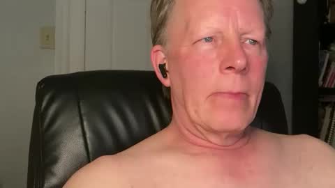 Snapshot of eddygl1968 chatting on 04/18/26, 02:59 Eddy online show from 04/18/26, 02:59