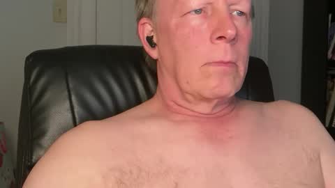 Snapshot of eddygl1968 chatting on 04/20/26, 01:52 Eddy online show from 04/20/26, 01:52