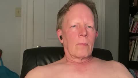 Snapshot of eddygl1968 chatting on 04/30/26, 02:40 Eddy online show from 04/30/26, 02:40