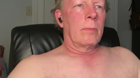 Snapshot of eddygl1968 chatting on 05/04/26, 02:07 Eddy online show from 05/04/26, 02:07
