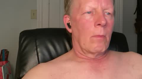 Snapshot of eddygl1968 chatting on 05/11/26, 01:55 Eddy online show from 05/11/26, 01:55