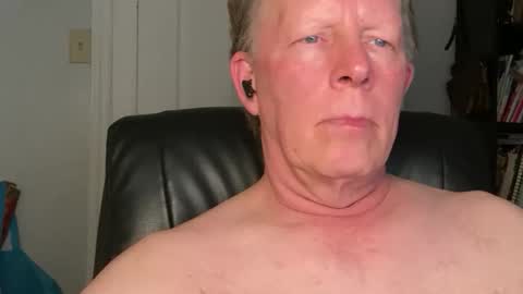 Snapshot of eddygl1968 chatting on 05/14/26, 03:02 Eddy online show from 05/14/26, 03:02