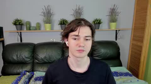 Snapshot of edgar_ray chatting on 12/23/25, 01:47 Edgar online show from 12/23/25, 01:47