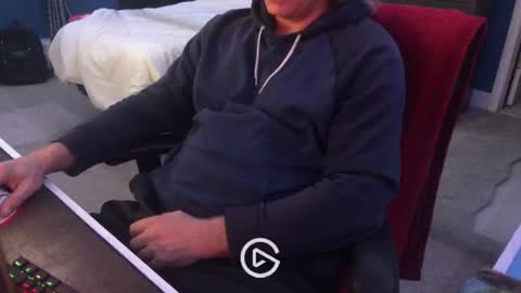 Snapshot of edgemeallnight chatting on 01/04/25, 03:40 edgemeallnight online show from 01/04/25, 03:40