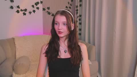 Snapshot of edithgalpin chatting on 02/01/25, 04:03 Lisa online show from 02/01/25, 04:03