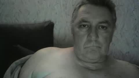 Snapshot of edje59a chatting on 11/22/25, 01:26 Eddy online show from 11/22/25, 01:26