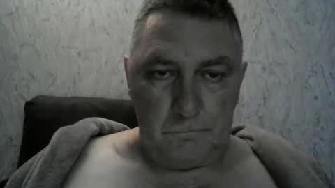 Snapshot of edje59a chatting on 12/17/25, 01:00 Eddy online show from 12/17/25, 01:00