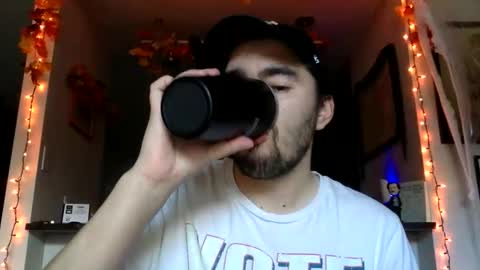 Snapshot of edmundfitz75 chatting on 10/22/25, 09:03 EddieFitz75 online show from 10/22/25, 09:03