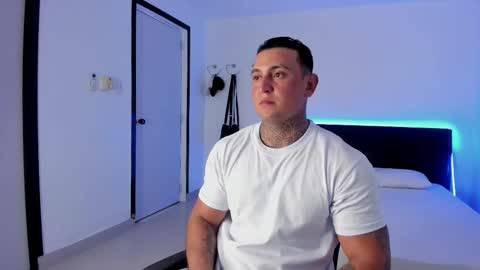 Snapshot of eduar_wild chatting on 03/26/26, 04:29 Eduar Wild online show from 03/26/26, 04:29