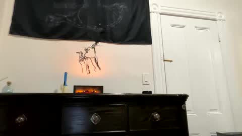 Snapshot of edvmendez1766 chatting on 10/21/25, 01:28 edvmendez1766 online show from 10/21/25, 01:28