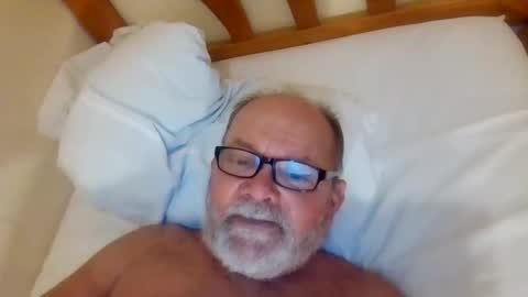 Snapshot of edwalters chatting on 05/13/26, 07:33 Eddie online show from 05/13/26, 07:33