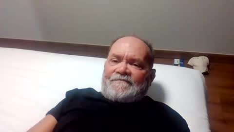 Snapshot of edwalters chatting on 05/18/26, 12:29 Eddie online show from 05/18/26, 12:29