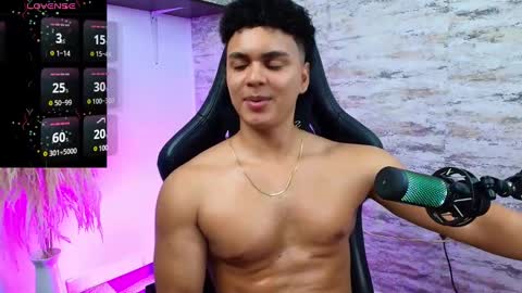 Snapshot of edward__clarck chatting on 01/15/25, 07:37 EDWARD CLARCK online show from 01/15/25, 07:37