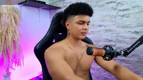 Snapshot of edward__clarck chatting on 01/16/25, 03:45 EDWARD CLARCK online show from 01/16/25, 03:45