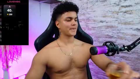 Snapshot of edward__clarck chatting on 01/26/25, 09:40 EDWARD CLARCK online show from 01/26/25, 09:40