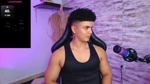 Snapshot of edward__clarck chatting on 10/03/25, 01:57 EDWARD CLARCK online show from 10/03/25, 01:57