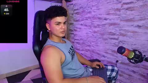 Snapshot of edward__clarck chatting on 06/15/26, 04:58 EDWARD CLARCK online show from 06/15/26, 04:58