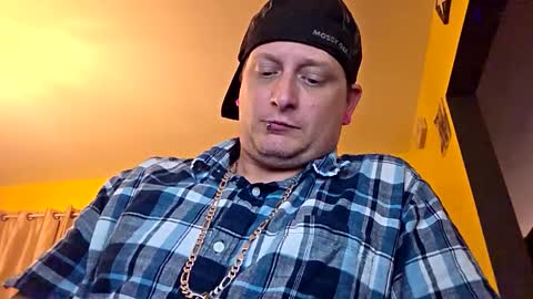 edwardaims_2please online show from 10/21/25, 01:17