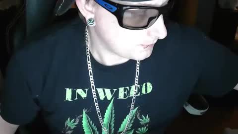 Snapshot of edwardaims_2please chatting on 03/10/26, 02:27 edwardaims_2please online show from 03/10/26, 02:27