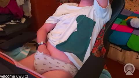 Snapshot of edwarh_01 chatting on 03/10/26, 03:11 Alex online show from 03/10/26, 03:11