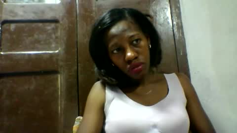 edwige770943 online show from 04/23/26, 07:52