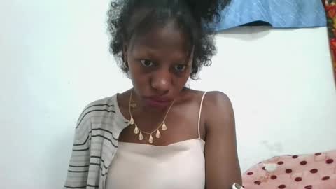 edwige770943 online show from 06/08/26, 02:12